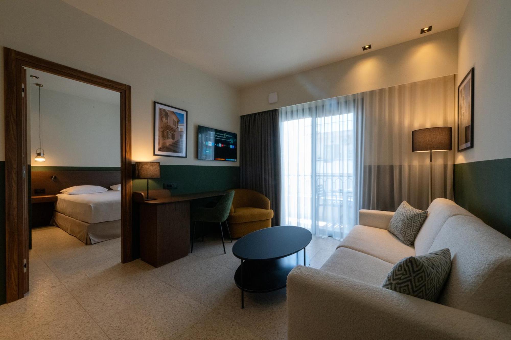 Evripidou 7 - Kalamata Mediterranean Suites المظهر الخارجي الصورة